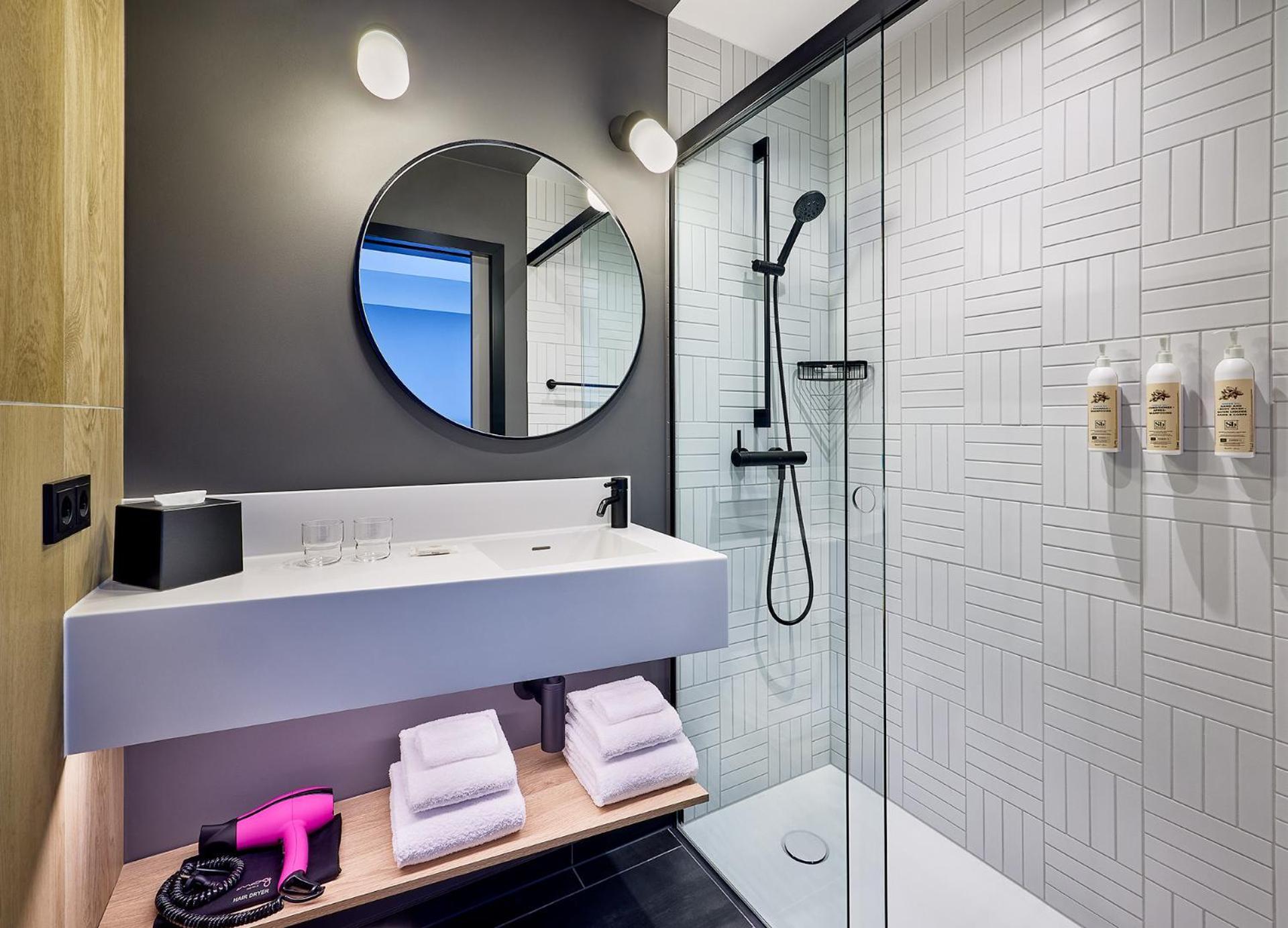 Hotel Moxy Luxembourg Airport Niederanven Exteriér fotografie