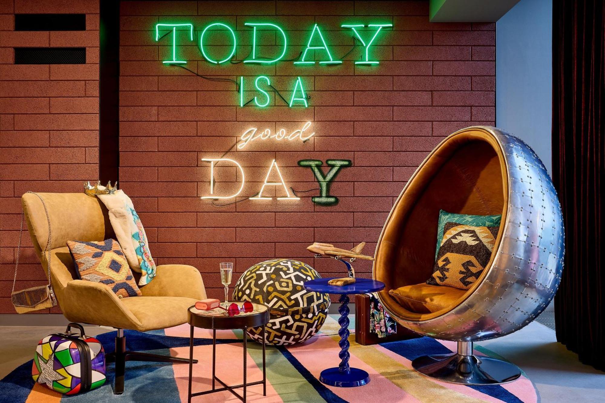 Hotel Moxy Luxembourg Airport Niederanven Exteriér fotografie