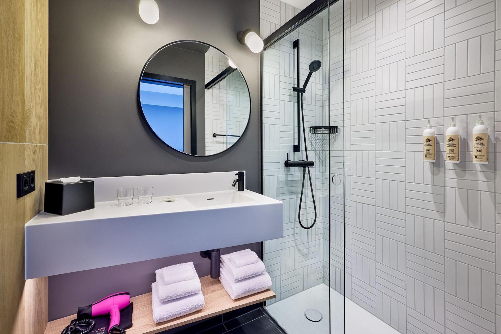 Hotel Moxy Luxembourg Airport Niederanven Exteriér fotografie